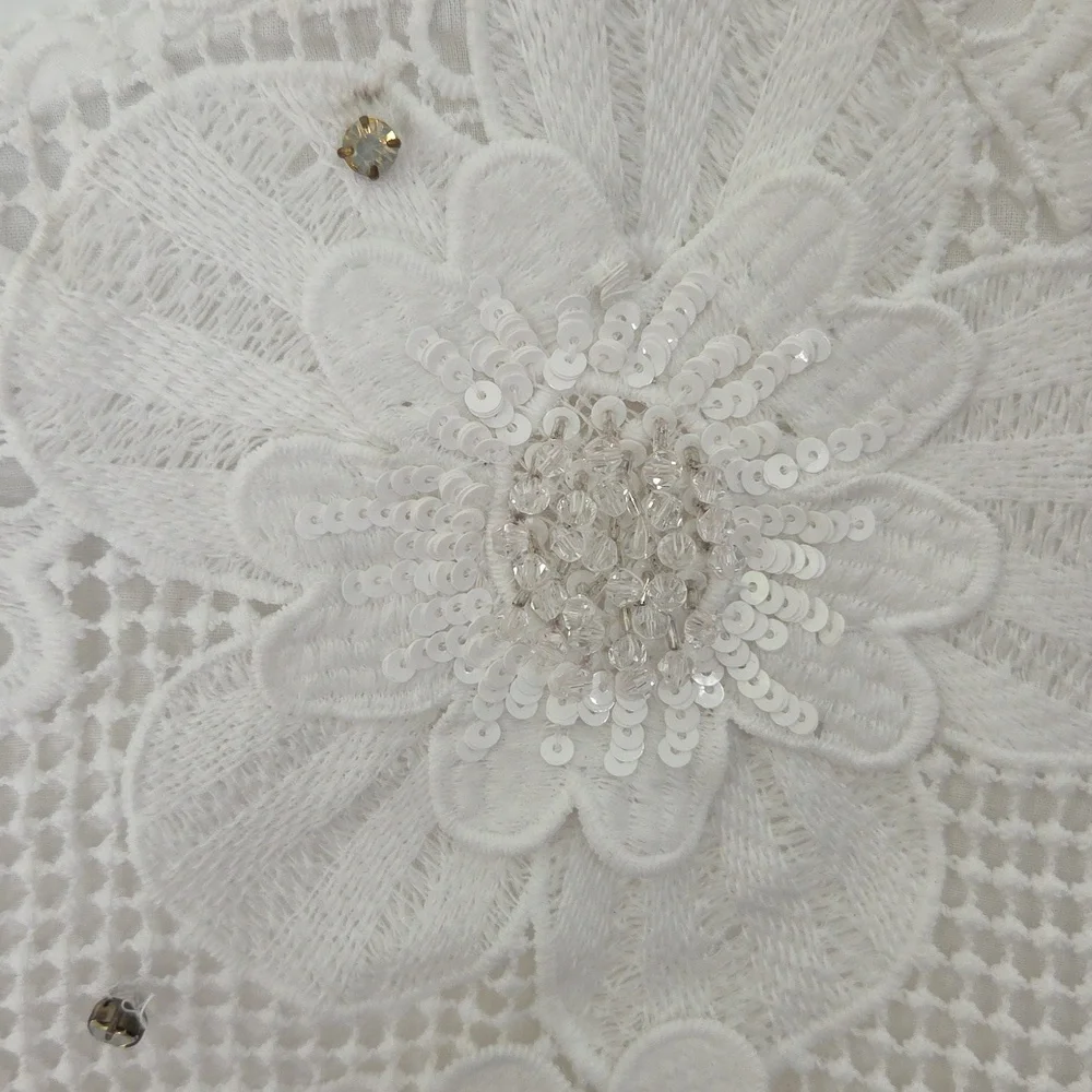 La Fuori 2 Piece Short Set White Beaded Sequin Size Large NWT - Picture 4 of 11
